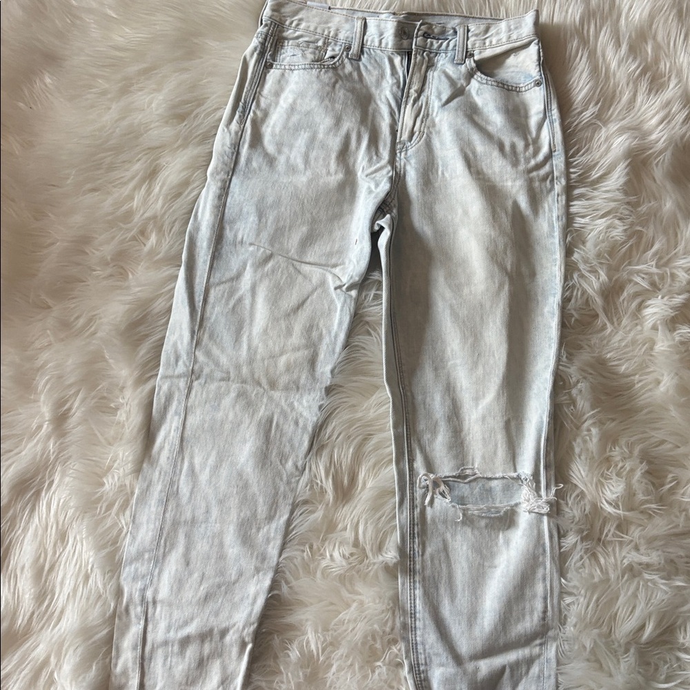 American Eagle Light Wash Distressed Jeans